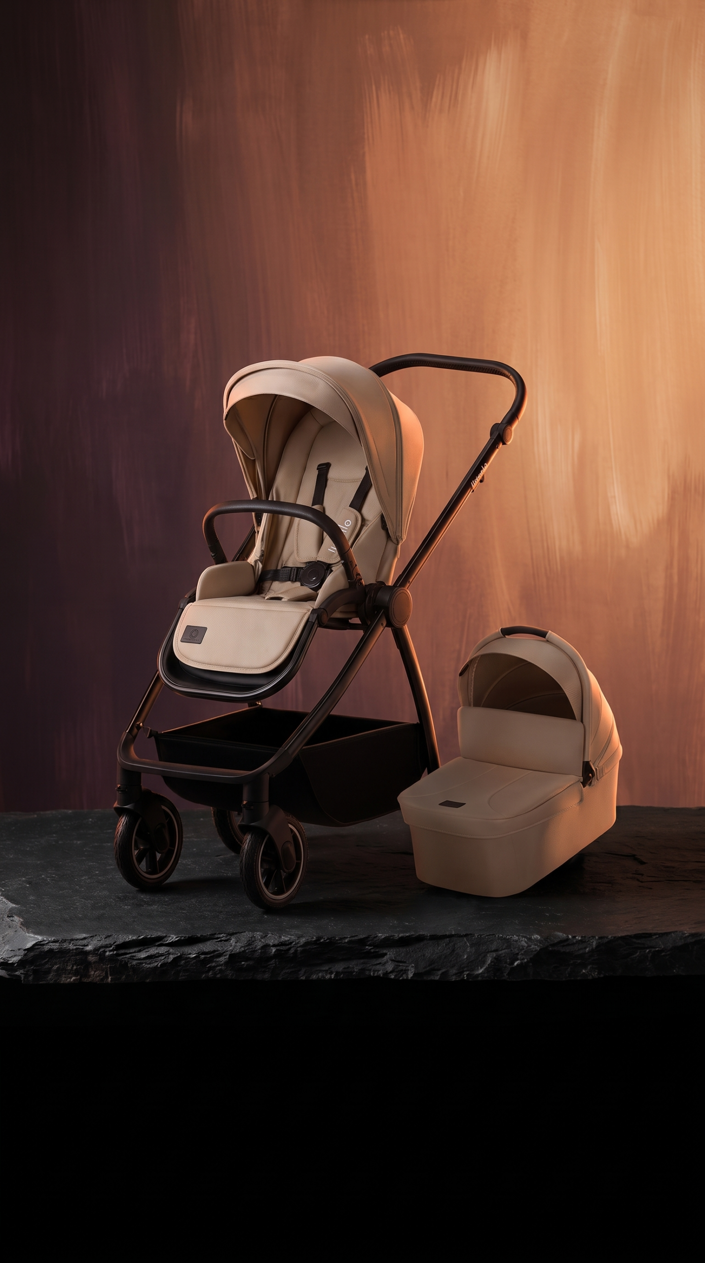 Der dreiteilige Kinderwagen in Sand